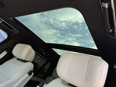 Used 2025 Land Rover Range Rover Long Wheelbase Autobiography image 19