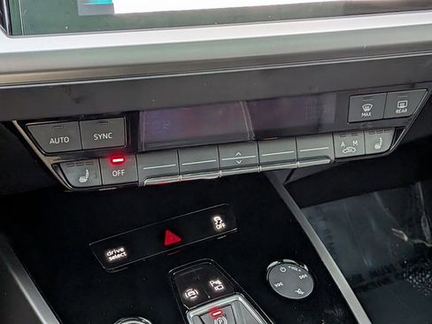 Certified 2022 Audi Q4 e-tron Premium Plus w/ Premium Plus image 12