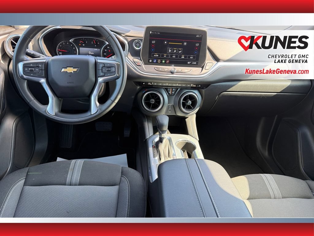 Used 2025 Chevrolet Blazer LT AWD/4WD image 21