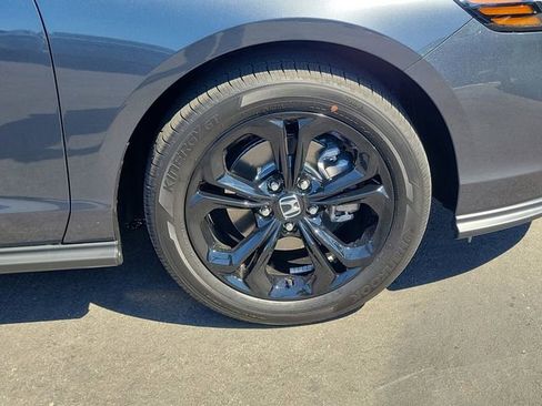 Certified 2025 Honda Accord SE image 5