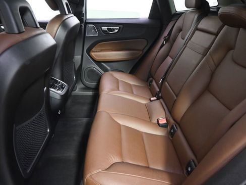 Used 2018 Volvo XC60 T6 Inscription w/ Convenience Package image 21