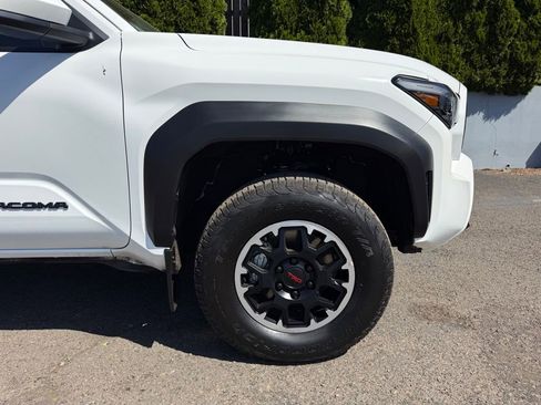 Used 2024 Toyota Tacoma TRD Off-Road AWD/4WD image 11