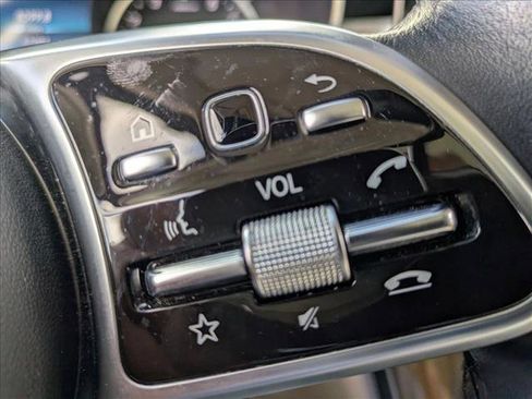 Used 2022 Mercedes-Benz GLC 300 image 10