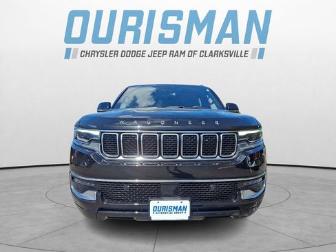 Used 2024 Jeep Wagoneer 4WD image 2