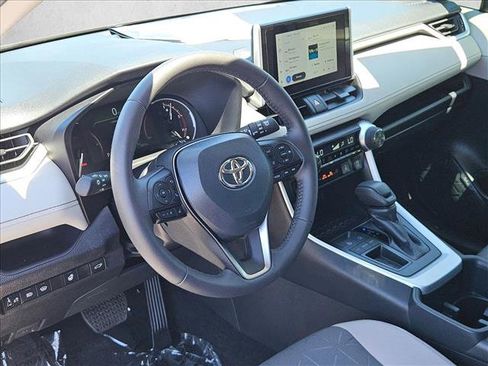 Used 2025 Toyota RAV4 XLE w/ Convenience Package FWD image 13