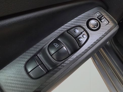 Used 2025 Nissan Altima 2.5 SV FWD image 13