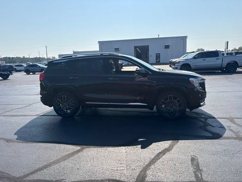 Used 2022 GMC Terrain Denali w/ Black Diamond Edition AWD/4WD image 8