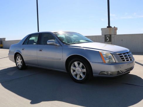 Used 2006 Cadillac DTS Performance image 18