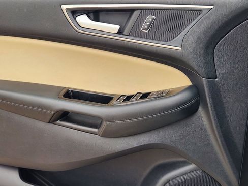 Used 2020 Ford Edge SEL FWD image 23