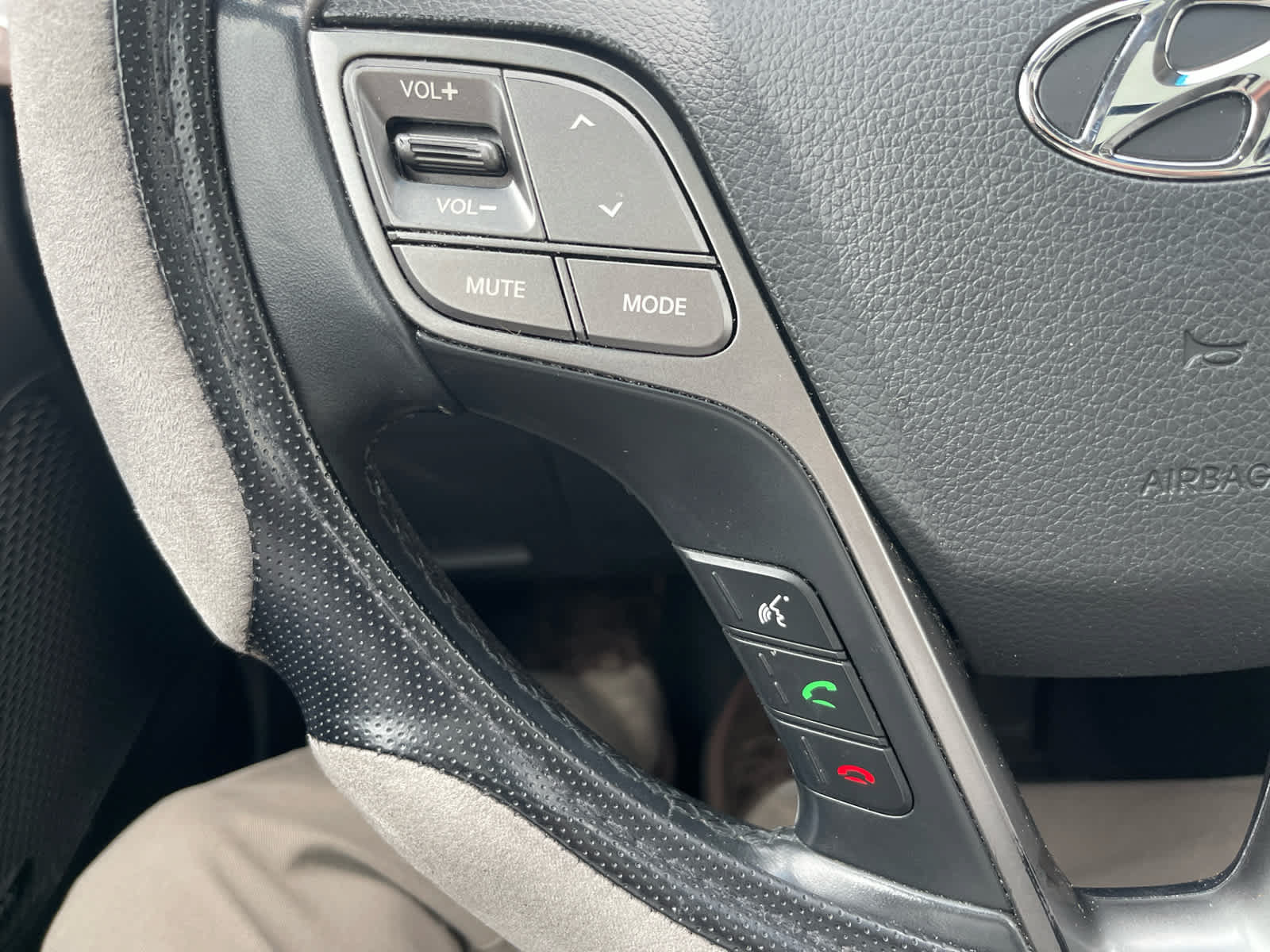 Used 2017 Hyundai Santa Fe Limited AWD/4WD image 19