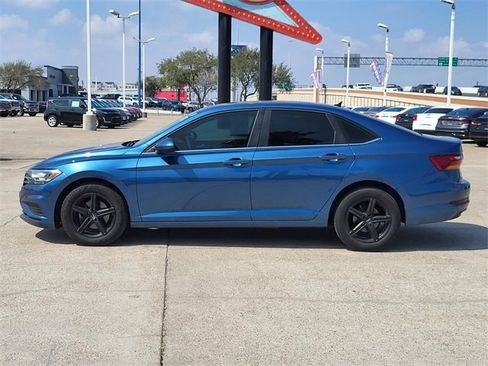 Used 2019 Volkswagen Jetta S w/ Driver Assistance Package image 2