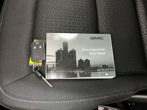 Certified 2022 GMC Canyon Elevation w/ Trailering Package image 15