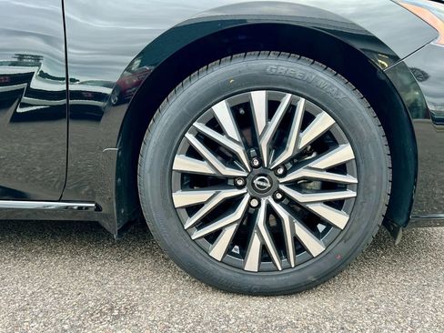 Used 2024 Nissan Altima 2.5 SV image 14