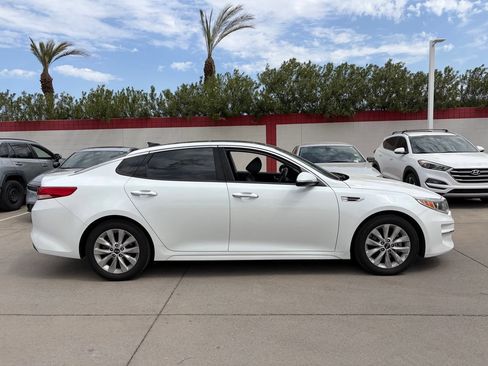 Used 2016 Kia Optima EX w/ Premium Package FWD image 3