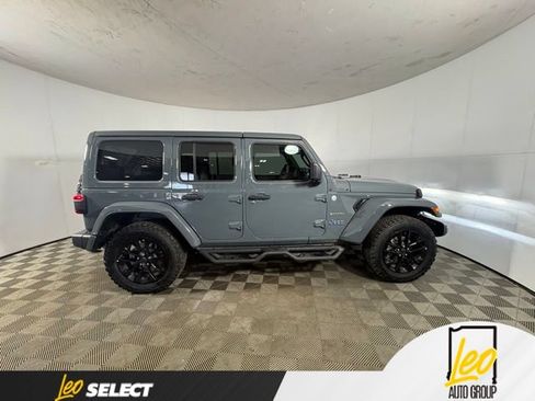 Used 2024 Jeep Wrangler Unlimited Sahara w/ Technology Group AWD/4WD image 6
