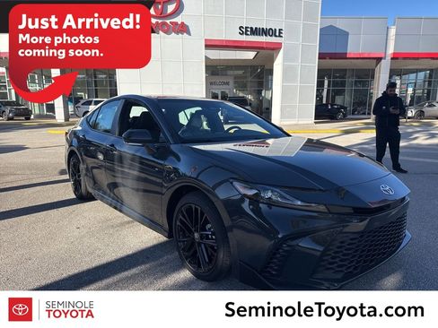 Used 2026 Toyota Camry SE image 1