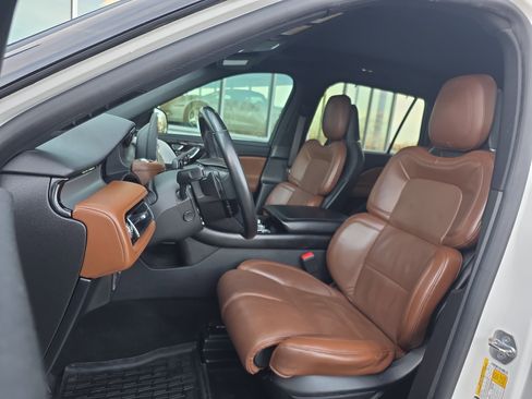 Used 2020 Lincoln Aviator Reserve w/ Equipment Group 202A image 13