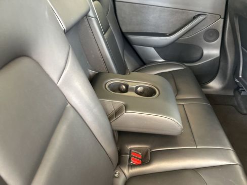 Used 2022 Tesla Model Y Performance image 30