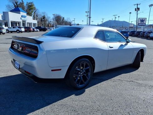 Used 2022 Dodge Challenger R/T w/ Blacktop Package image 4