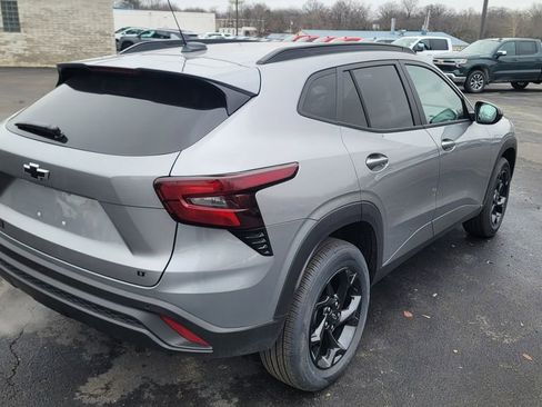 New 2026 Chevrolet Trax LT w/ Driver Confidence Package image 12
