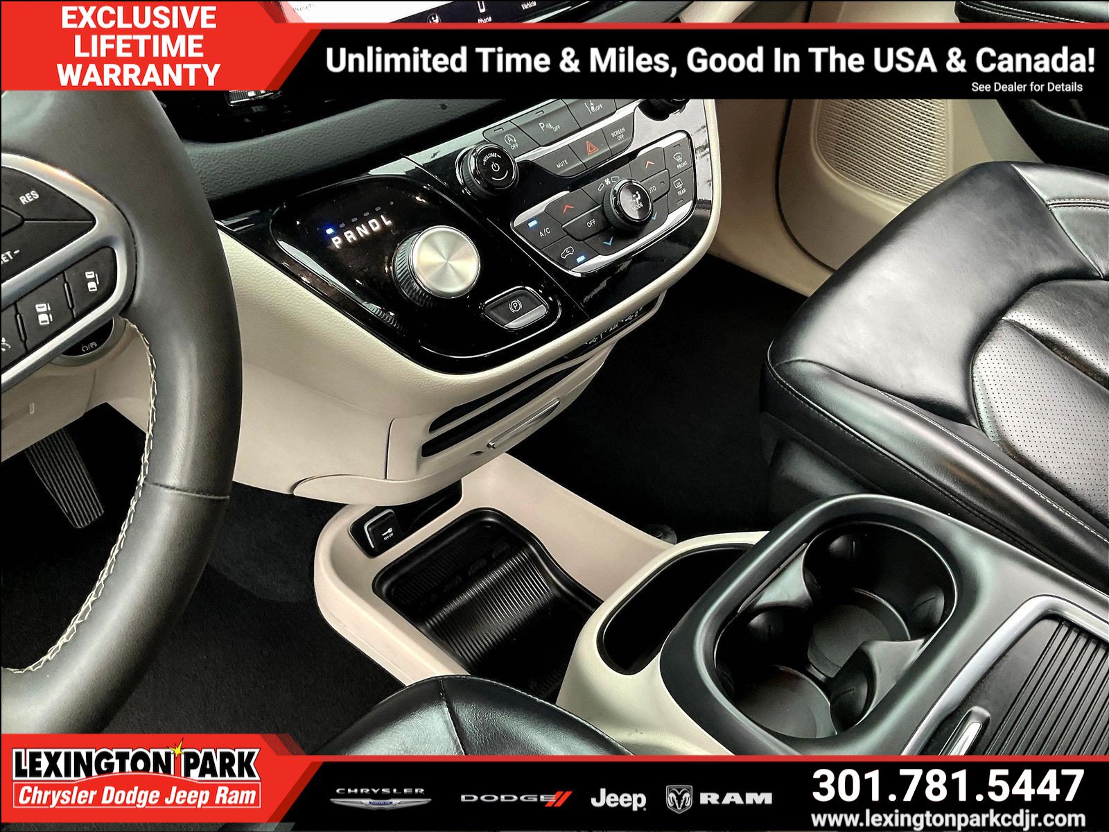 Used 2023 Chrysler Pacifica Touring-L FWD image 17
