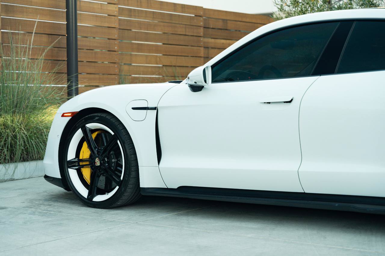 Used 2022 Porsche Taycan Turbo S AWD/4WD image 20