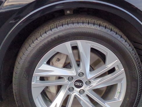 Used 2022 Audi Q7 Premium Plus image 12