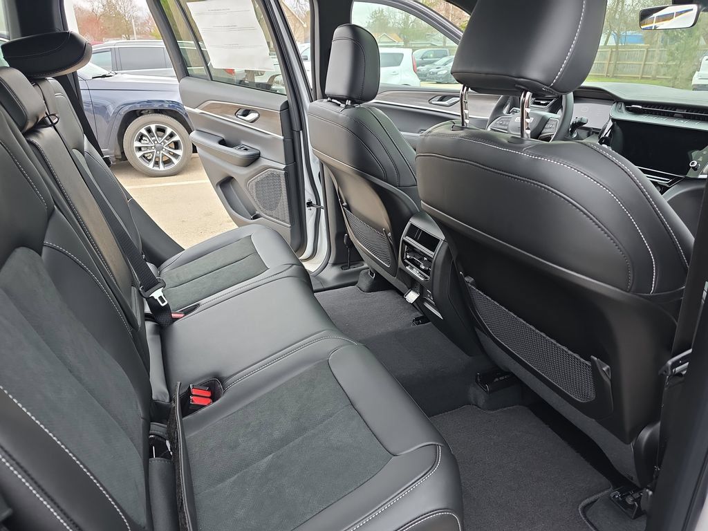New 2026 Jeep Grand Cherokee Altitude AWD/4WD image 11