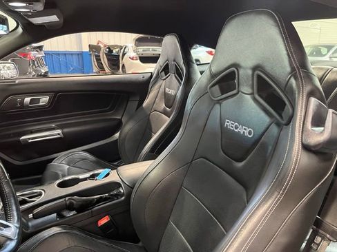 Used 2018 Ford Mustang GT Premium w/ GT Performance Package RWD image 16