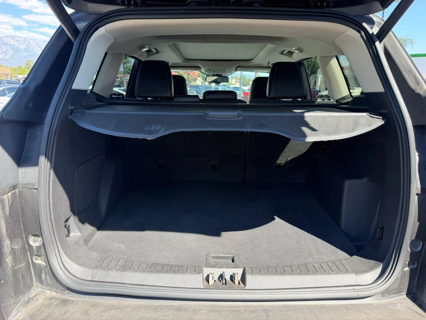 Used 2017 Ford Escape Titanium FWD image 12