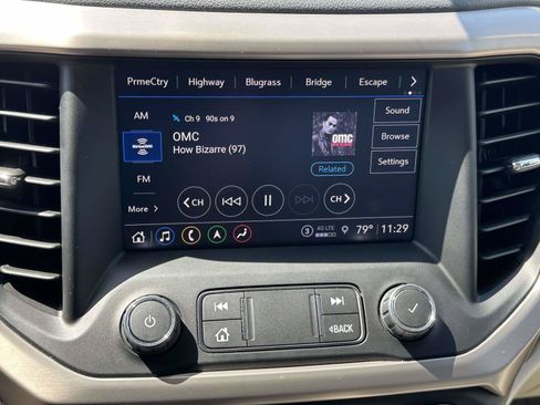 Used 2021 GMC Acadia Denali w/ Denali Technology Package FWD image 21