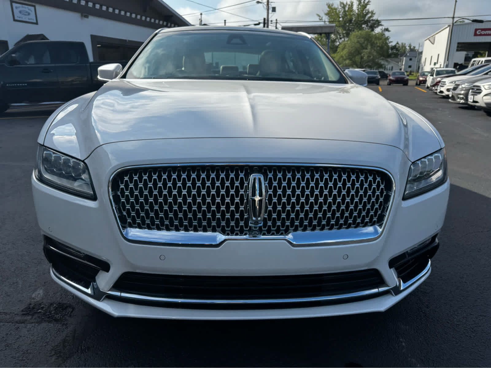 Used 2017 Lincoln Continental Reserve w/ Luxury Package FWD image 16