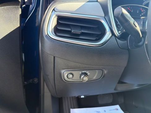 Certified 2022 Chevrolet Equinox LS w/ LS Convenience Package FWD image 19