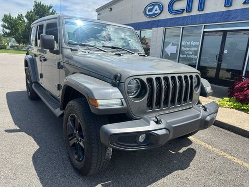 Used 2021 Jeep Wrangler Unlimited Sahara AWD/4WD image 2