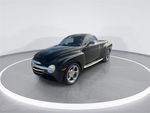 Used 2004 Chevrolet SSR w/ Preferred Equipment Group image 8