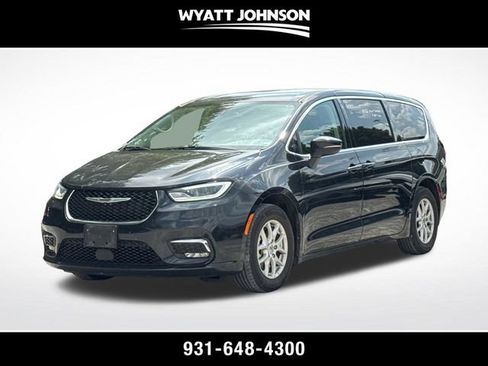 Used 2023 Chrysler Pacifica Touring-L FWD image 1