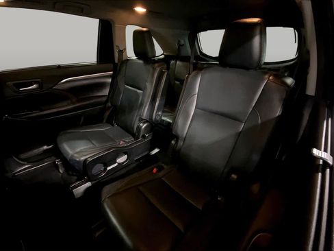 Used 2018 Toyota Highlander Limited AWD/4WD image 21