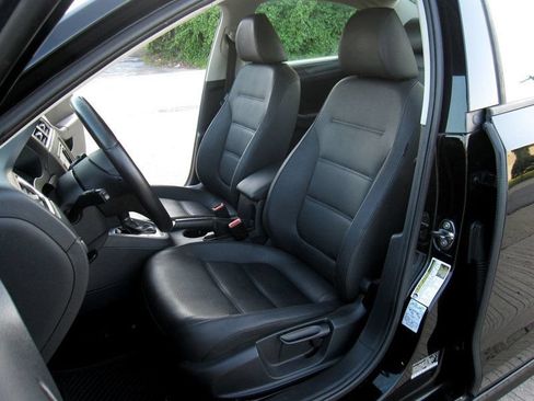 Used 2012 Volkswagen Jetta SE FWD image 18