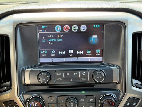 Used 2018 Chevrolet Silverado 1500 LT w/ Midnight Edition AWD/4WD image 53