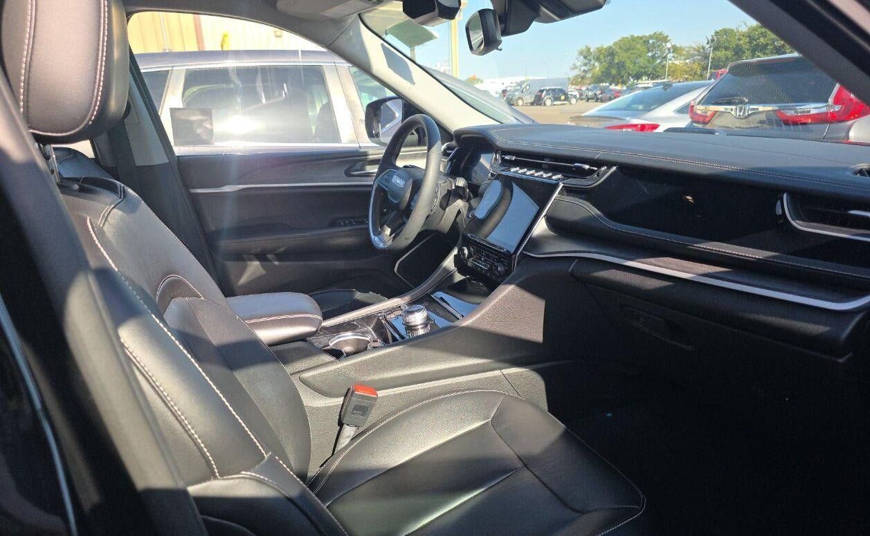 Used 2022 Jeep Grand Cherokee Limited 4xe AWD/4WD image 9