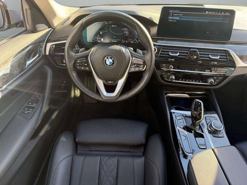 Used 2022 BMW 530e xDrive image 19