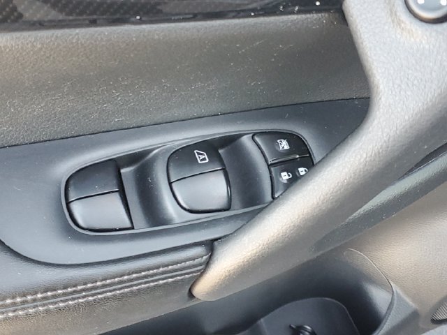 Used 2017 Nissan Rogue SL AWD/4WD image 16