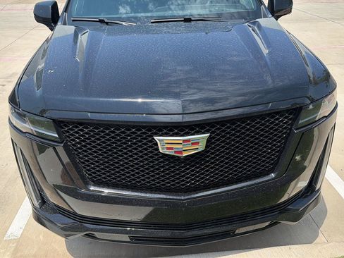 Certified 2023 Cadillac Escalade ESV Sport Platinum AWD/4WD image 18