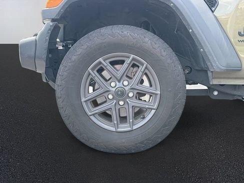 Used 2025 Jeep Wrangler Unlimited Sport AWD/4WD image 10