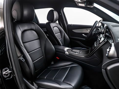 Used 2022 Mercedes-Benz GLC 300 4MATIC image 7