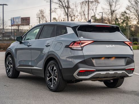 Used 2023 Kia Sportage EX image 8