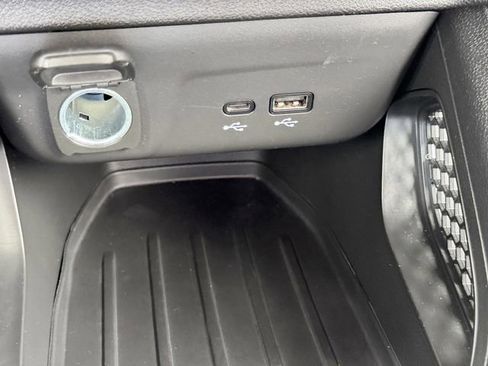 Used 2024 Chevrolet TrailBlazer LT FWD image 24