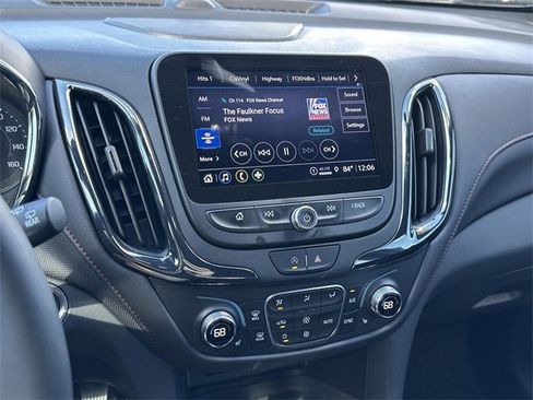 Used 2023 Chevrolet Equinox RS w/ RS Leather Package image 21