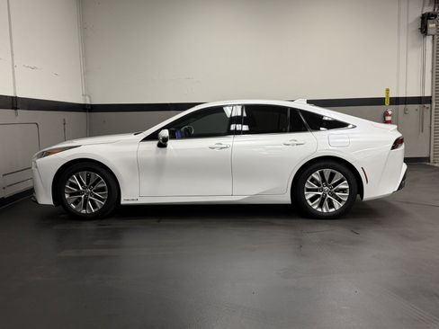 Used 2023 Toyota Mirai XLE image 10