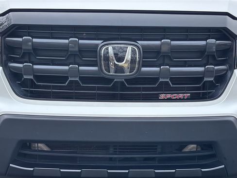 Used 2025 Honda Ridgeline Sport image 9